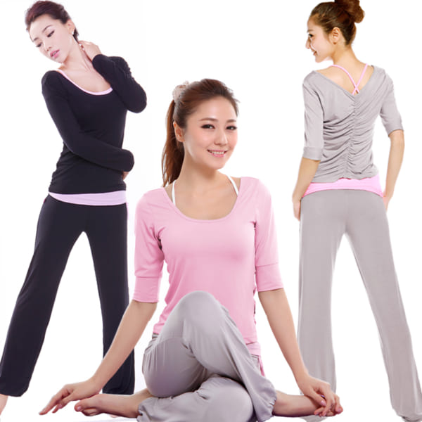 Ba phụ nữ mặc đồ yoga bằng vải spandex